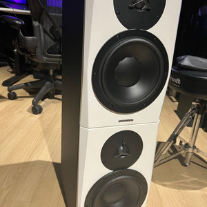 DYNAUDIO LYD8 흰색