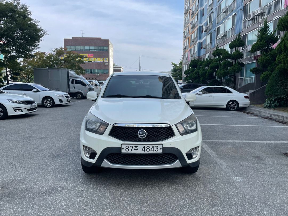 코란도 스포츠 14년식 4륜 팝니다--1