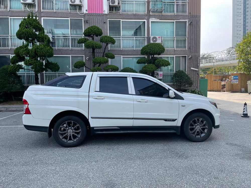 코란도 스포츠 14년식 4륜 팝니다--2