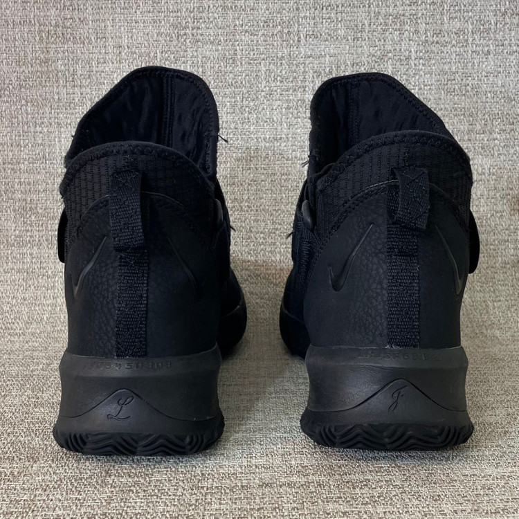 [남자 270]나이키 농구화 르브론 솔져 13 SFG 이미지