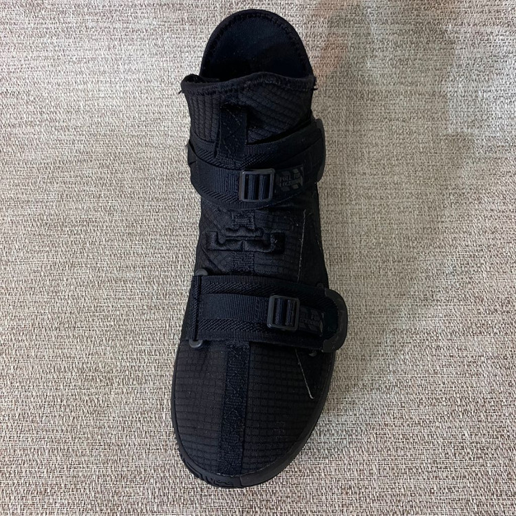 [남자 270]나이키 농구화 르브론 솔져 13 SFG 이미지