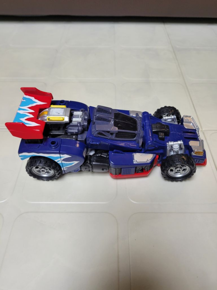 헬로카봇 비트론 (자동차 변신 로봇) 이미지