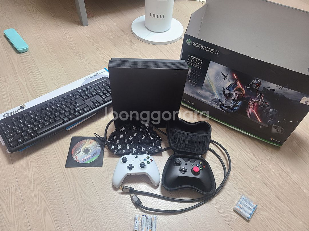XBOX ONE X 1TB 최고급 액세서리 풀패키지!!--0