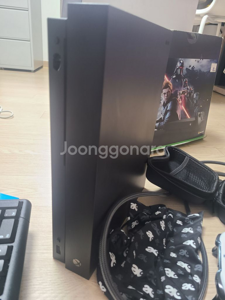 XBOX ONE X 1TB 최고급 액세서리 풀패키지!!--1
