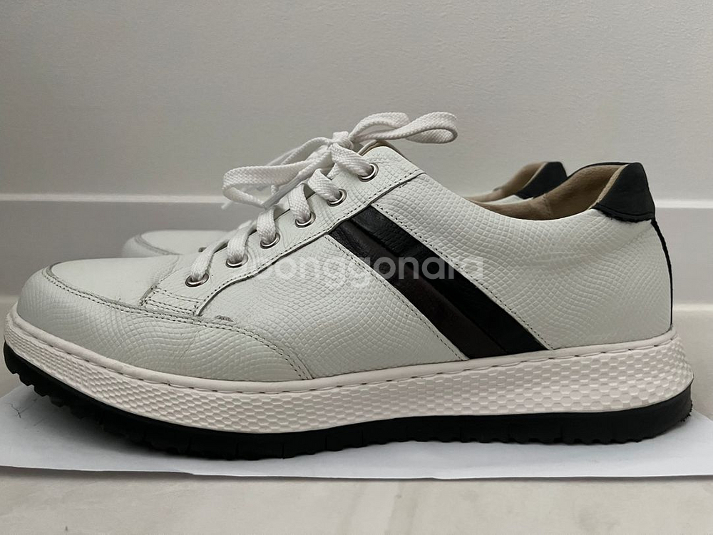 탠디 남성 스니커즈 265[실착1회 박스 구성품 있어요--1