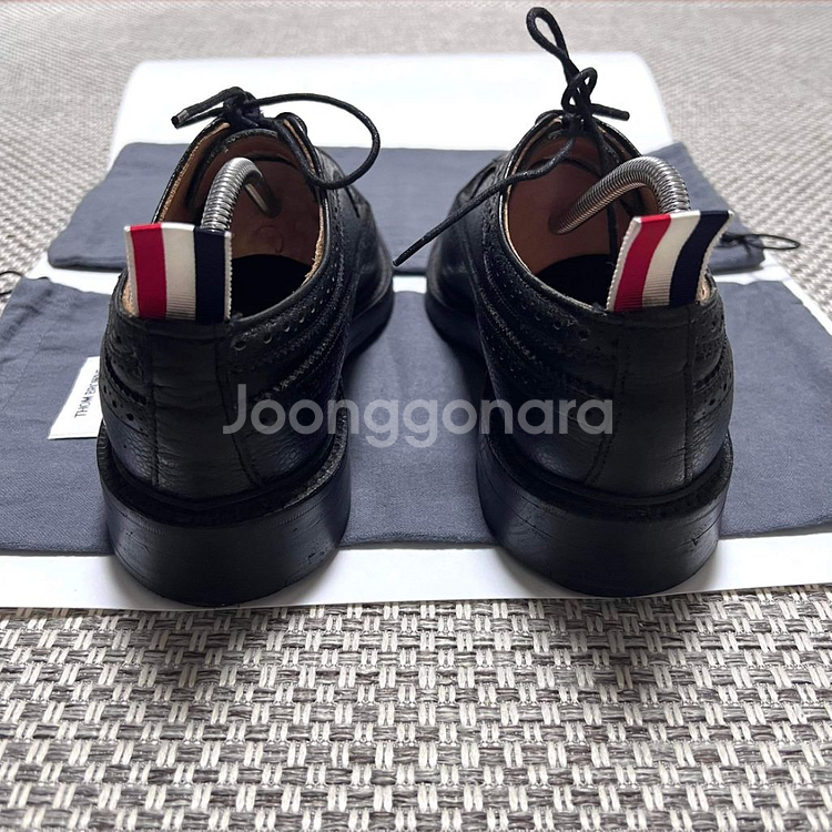 톰브라운 삼선 윙팁 구두 로퍼--4