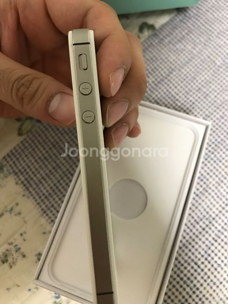 아이폰4S 화이트 판매합니다--2