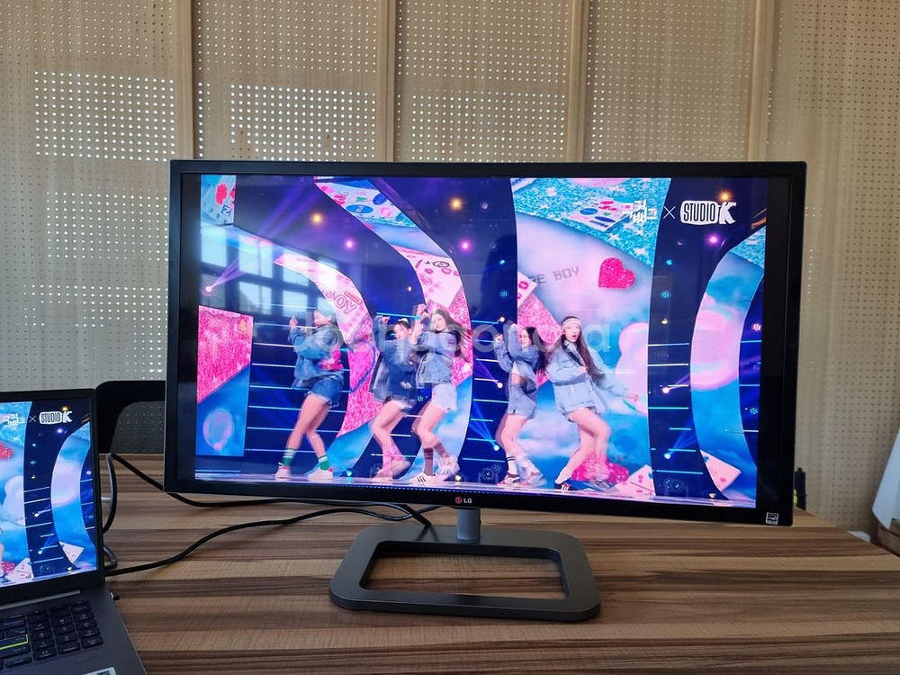 LG 31MU97 31인치 4K 모니터--1