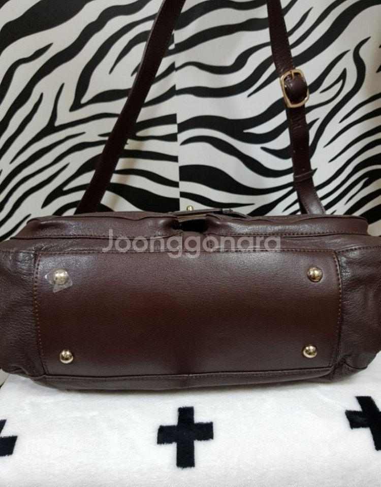 새상품)Segue정품 포켓 브라운 소가죽 숄더백--3