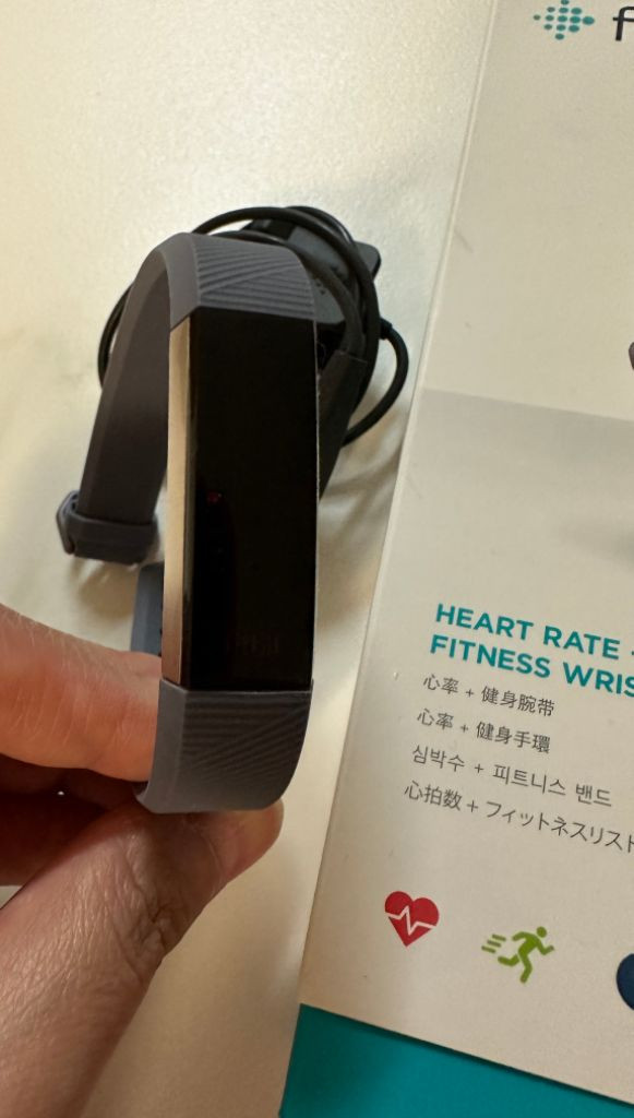 핏빗 알타(alta) HR 스마트밴드 새제품급--1