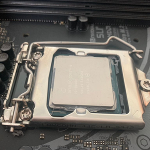 [cpu] 인텔 i9-9900k / 메인보드 공짜
