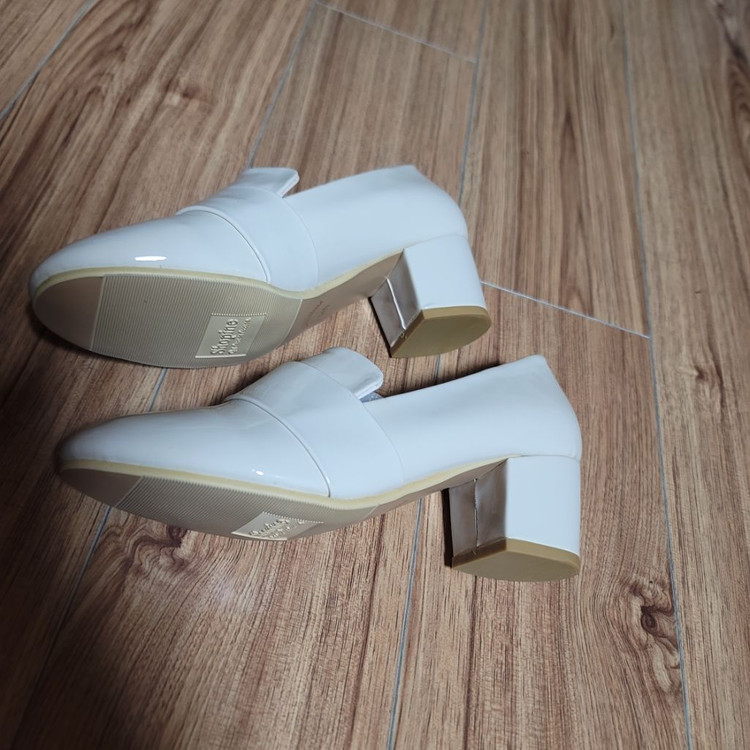 (새상품,240)기본힐,에나멜힐,로퍼힐,미들굽 이미지