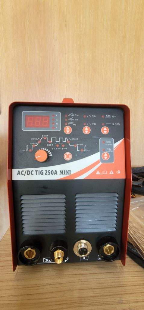 세다용접기 AC/DC TIG용접기 MINI 250A--1