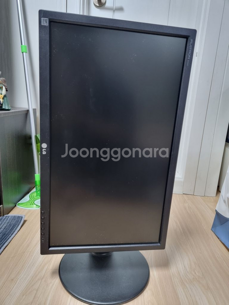 LG 24인치 모니터 높이조절가능 피벗(세로)가능--1