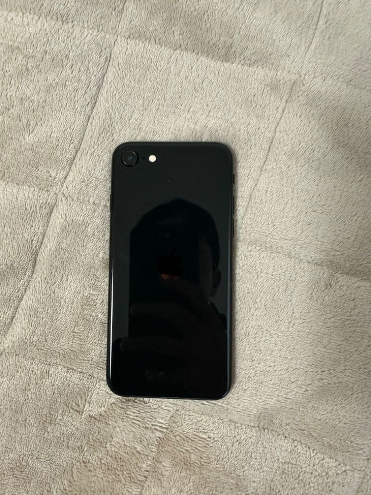 아이폰 se2 64GB--1
