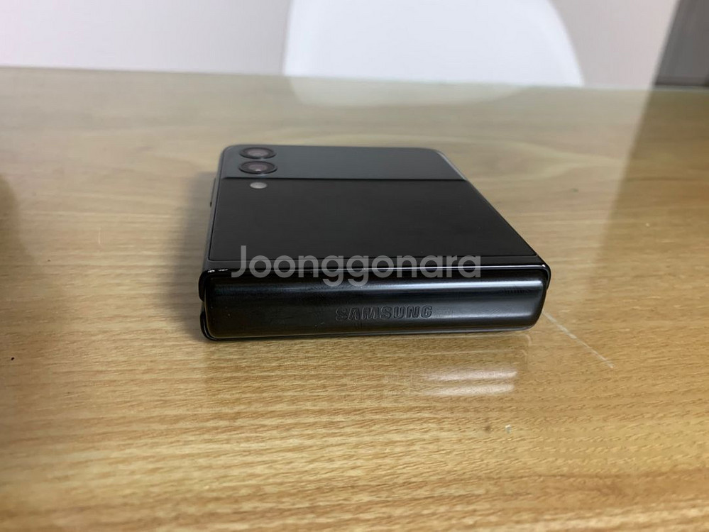 갤럭시제트플립3 급쳐합니다.--5