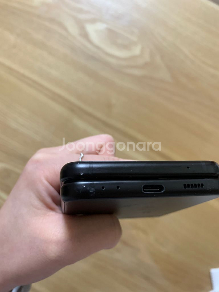 갤럭시제트플립3 급쳐합니다.--4