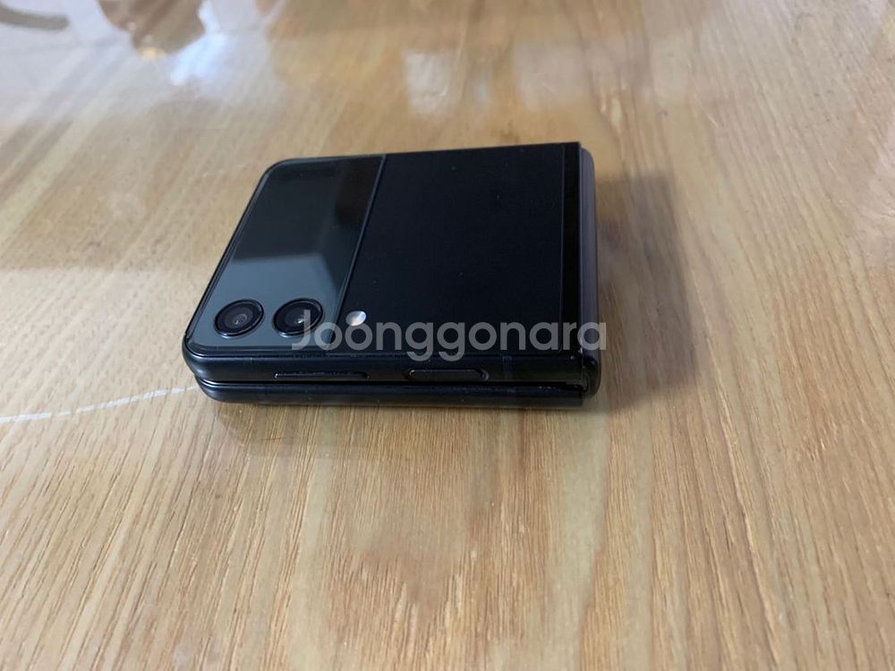 갤럭시제트플립3 급쳐합니다.--8