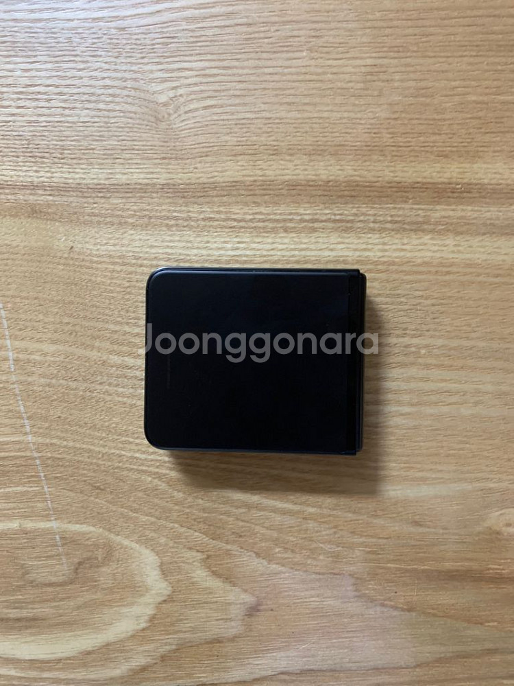 갤럭시제트플립3 급쳐합니다.--2