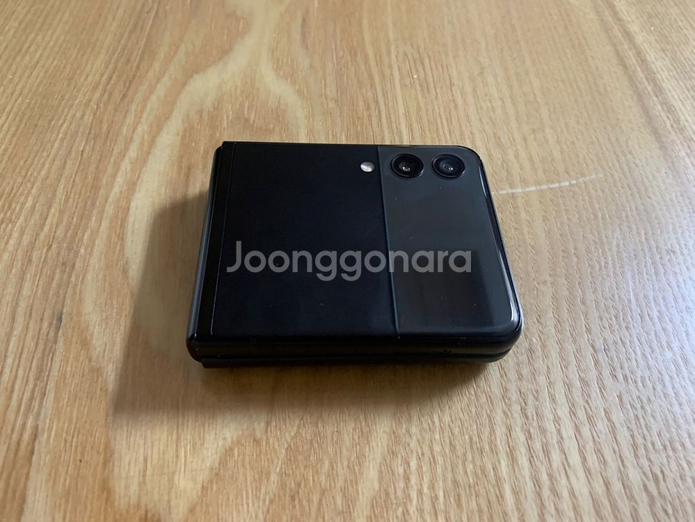 갤럭시제트플립3 급쳐합니다.--7