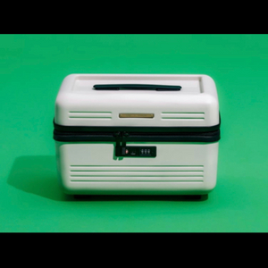카누 로우로우 트레져박스 팝니다.
