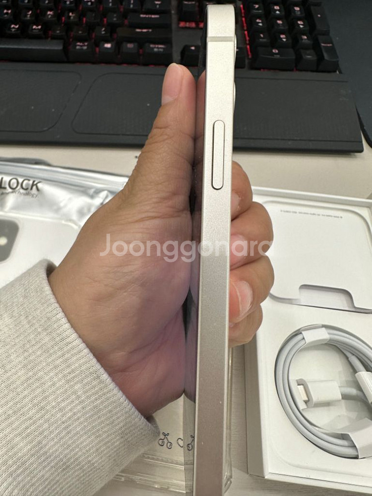 아이폰 12 화이트 256GB (애케플 남음)--6