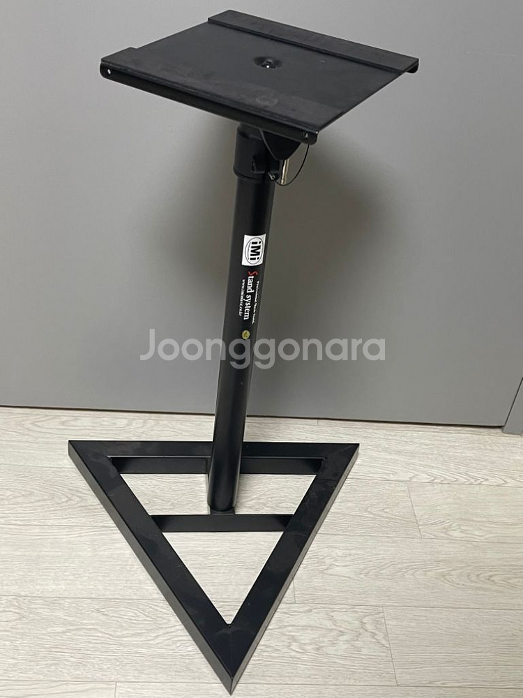 KRK ROKIT5 G4--2