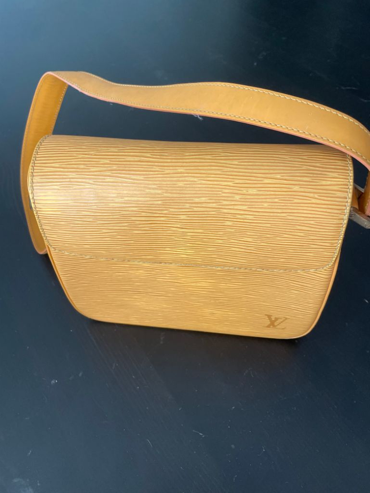 루이비통 예삐 가방 노란색 이미지