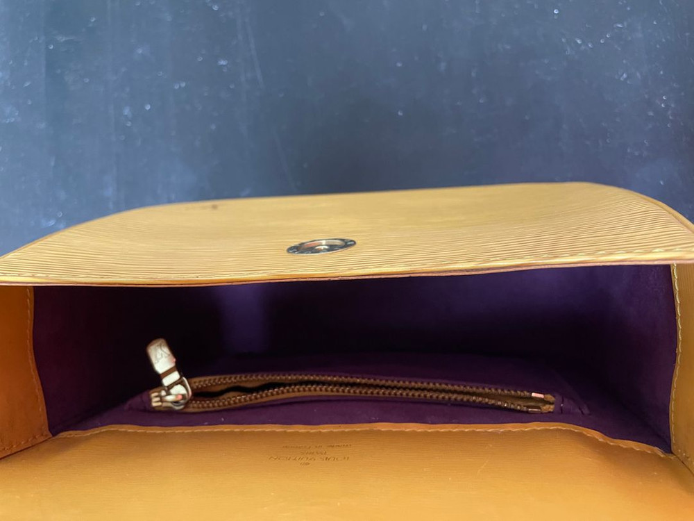 루이비통 예삐 가방 노란색 이미지