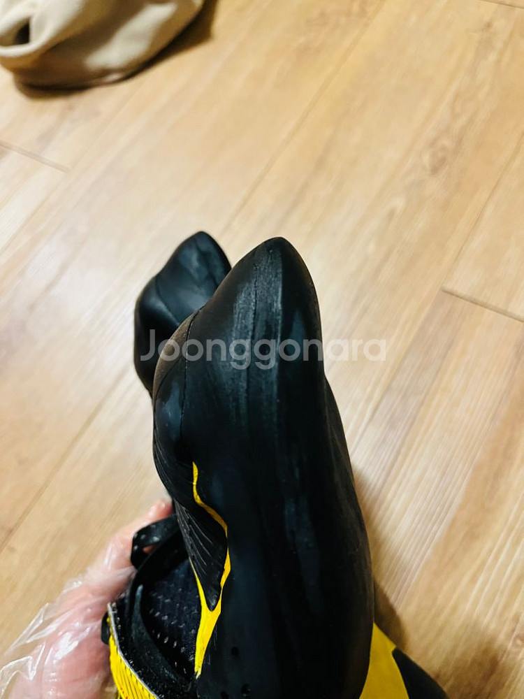 [A급]라스포르티바 암벽화 솔루션콤브 40.5판매합니다--1