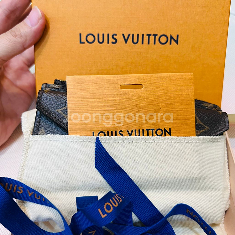 루이비통카드지갑--1