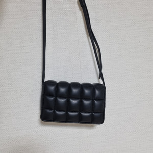 h&m가방 퀄티드 퀼팅 사각 크로스 미니가방 블랙
