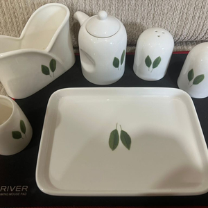 Table Ware/PHILL TOPS