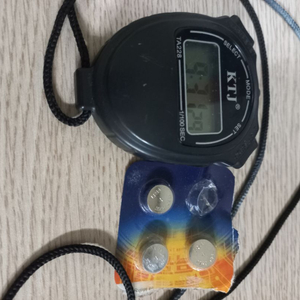 스탑워치+건전지 5천원에 급처ㅠㅠ