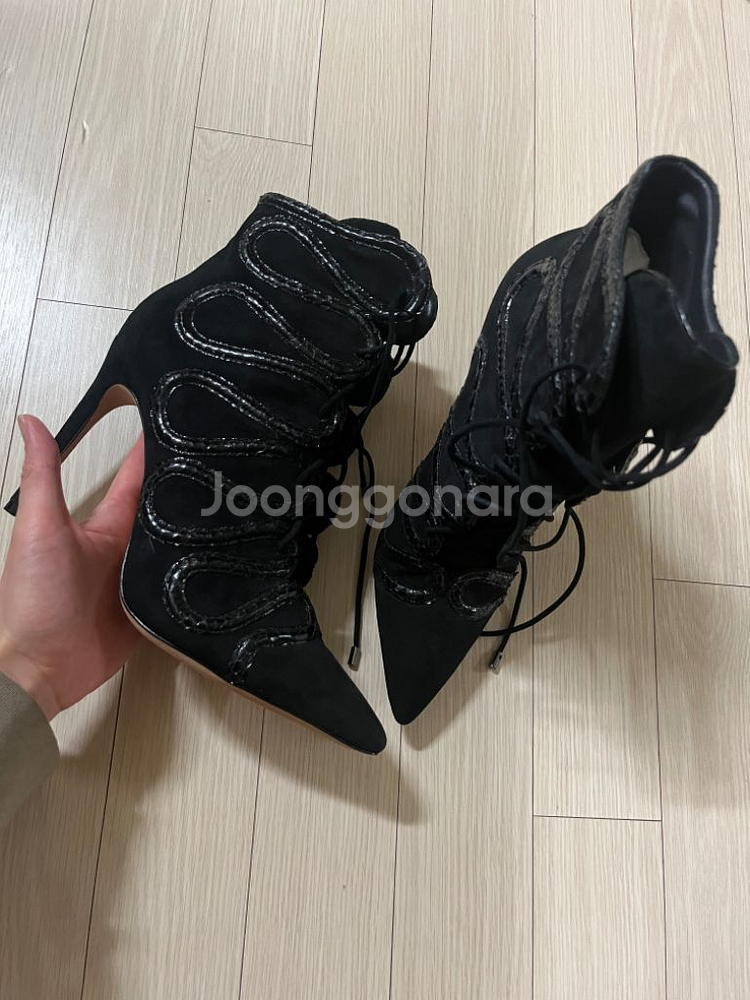 245 새상품 알렉산더버만 정가130만 뱀피 앵클부츠--6