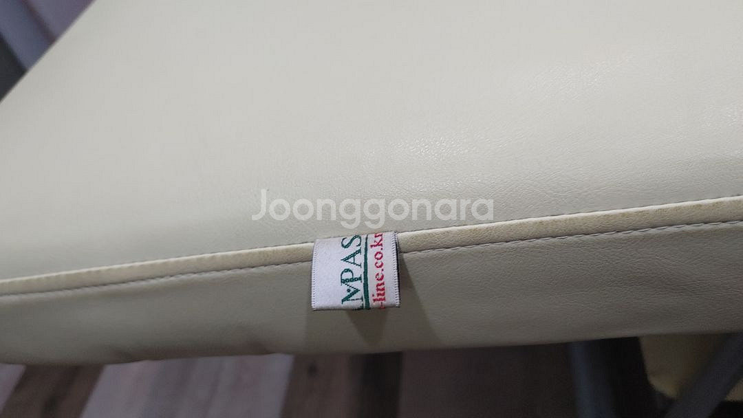 견고하고 깨끗한 시술침대 무료나눔 합니다--6