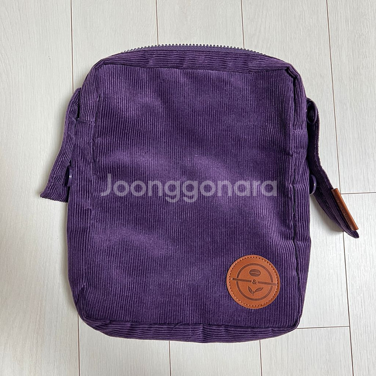 [새상품] 커피빈 코듀로이 가방--0