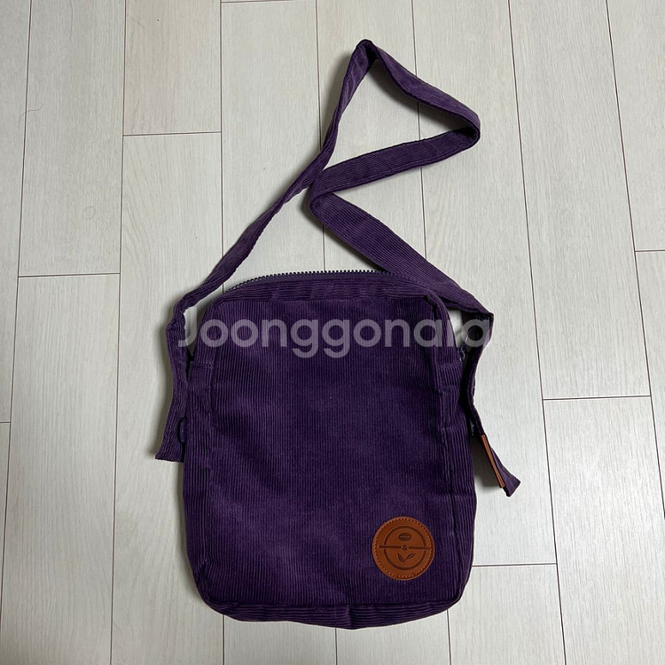 [새상품] 커피빈 코듀로이 가방--2