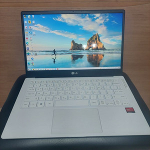 lg 울트라pc 노트북 짭그램 13ud70p 판매합니다