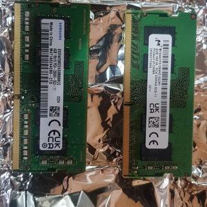 노트북 메모리 ddr4 4gb 2개팝니다.