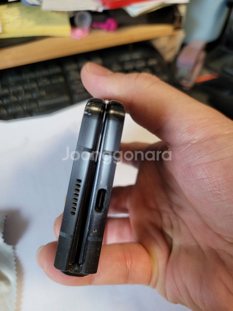 갤폴드2 256G 블랙 자급제 단말기입니다.--5