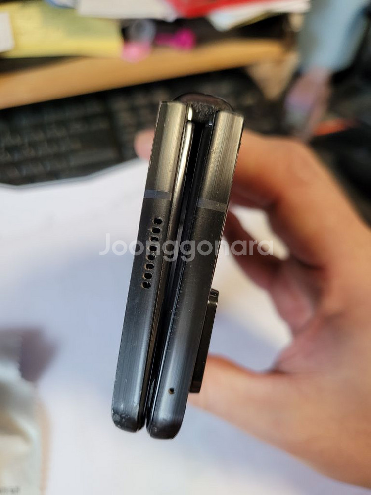 갤폴드2 256G 블랙 자급제 단말기입니다.--6
