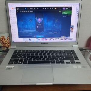 삼성노트북 nt900x4d-a68 i5 램8G 롤가능