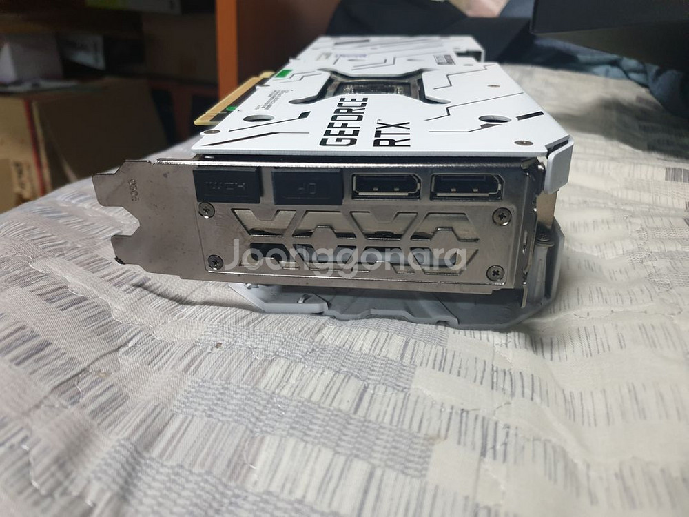 갤럭시 rtx3070 ex v3화이트 2팬팔아요--5