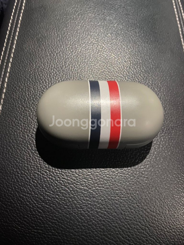 톰브라운 버즈플러스 팝니다.--0