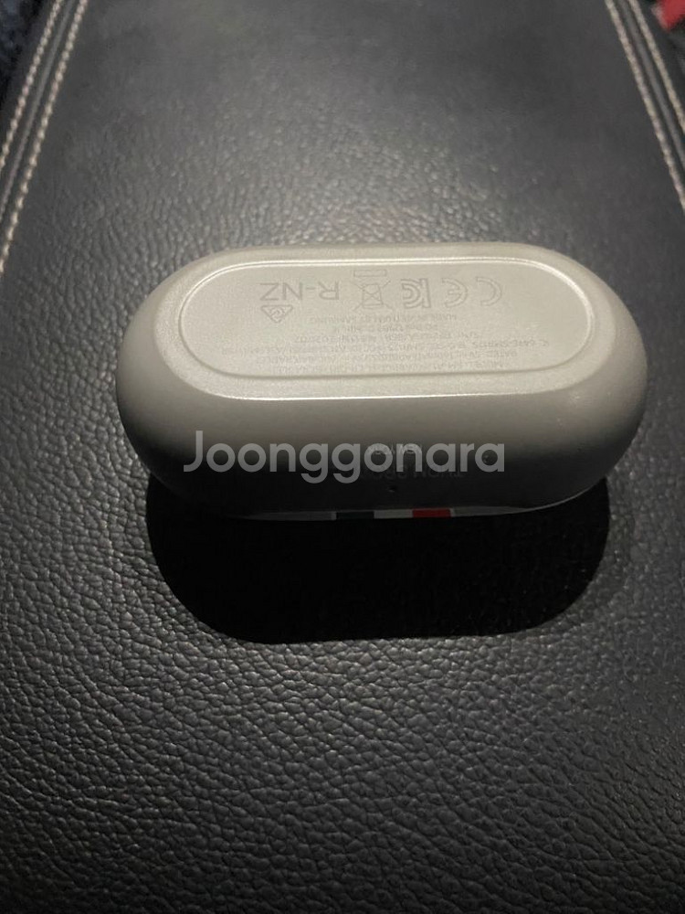 톰브라운 버즈플러스 팝니다.--1