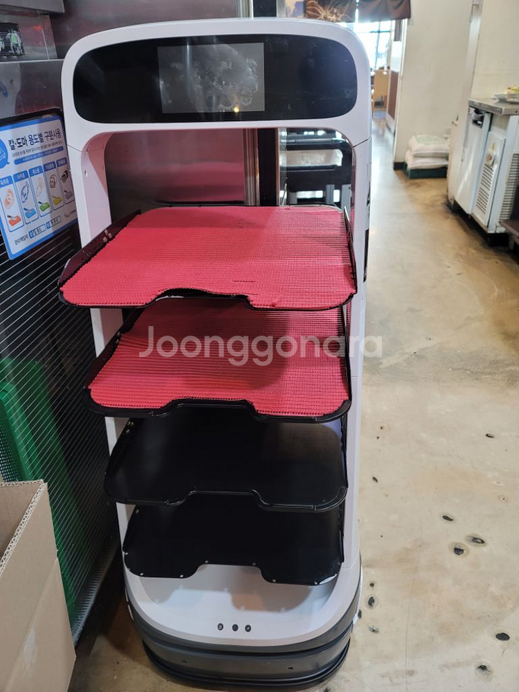 피넛 서빙로봇--1