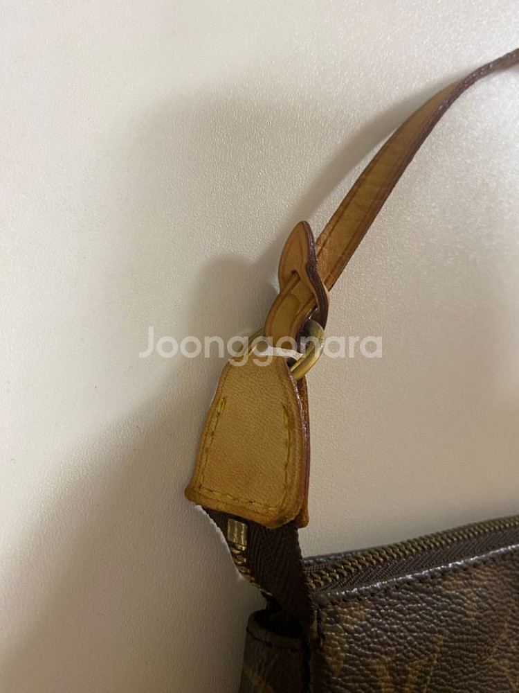 정품 루이비통 포치백 구 악세수아(오늘만급처)--2