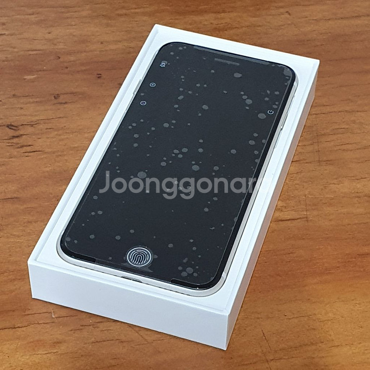 아이폰 SE3 64GB 스타라이트--1