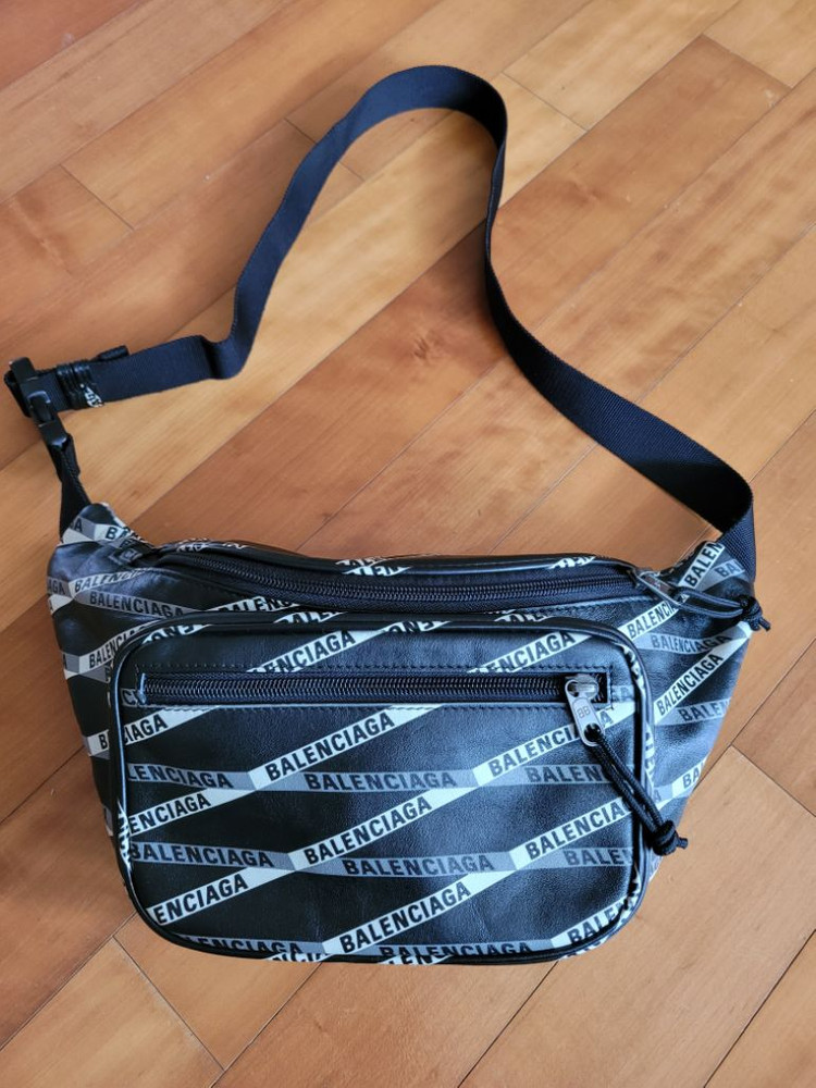 발렌시아가 올오버 로고 익스플로러 레더 벨트백 힙색팝--1